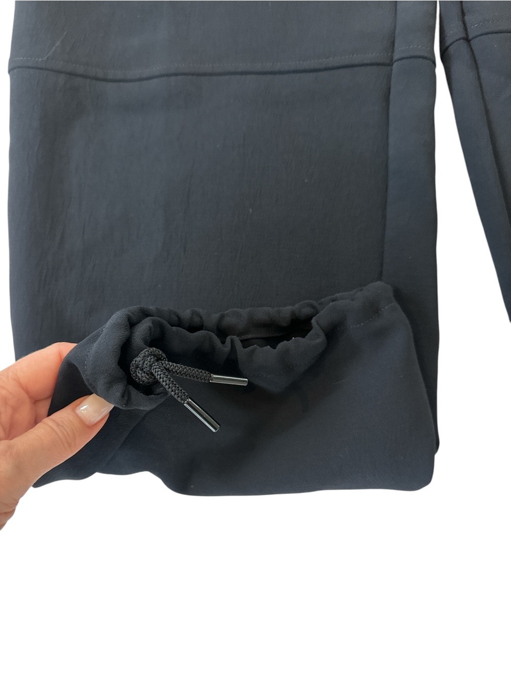Aritzia Wilfred Project Cargo Pant in Black - Picture 8 of 12